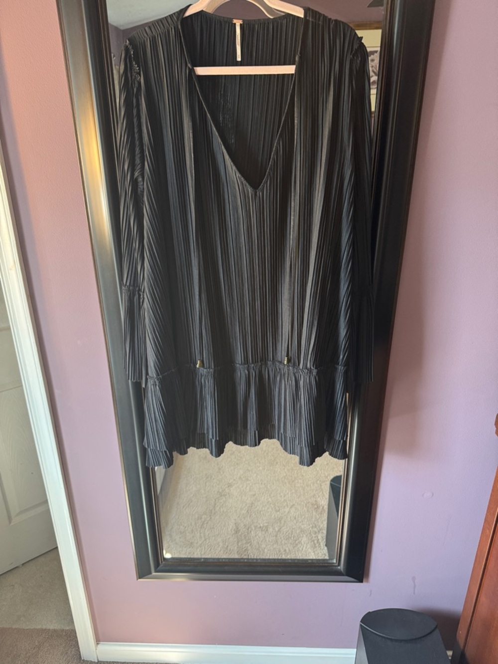 Free People Black Pleated Long-Sleeve V-Neck Dress